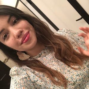 Meet your Posher, Ana